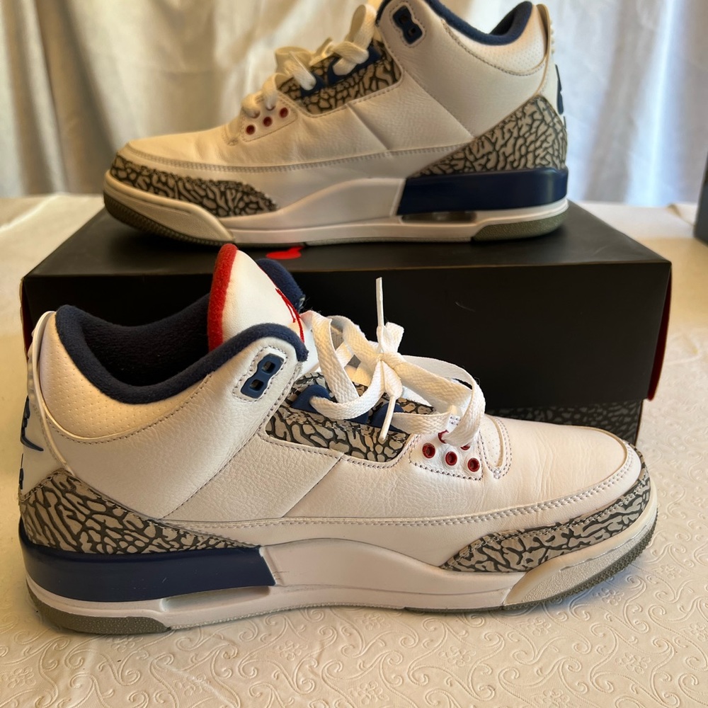 Authentic used Nike Air Jordan 3 Retro OG. Men’s 10.5